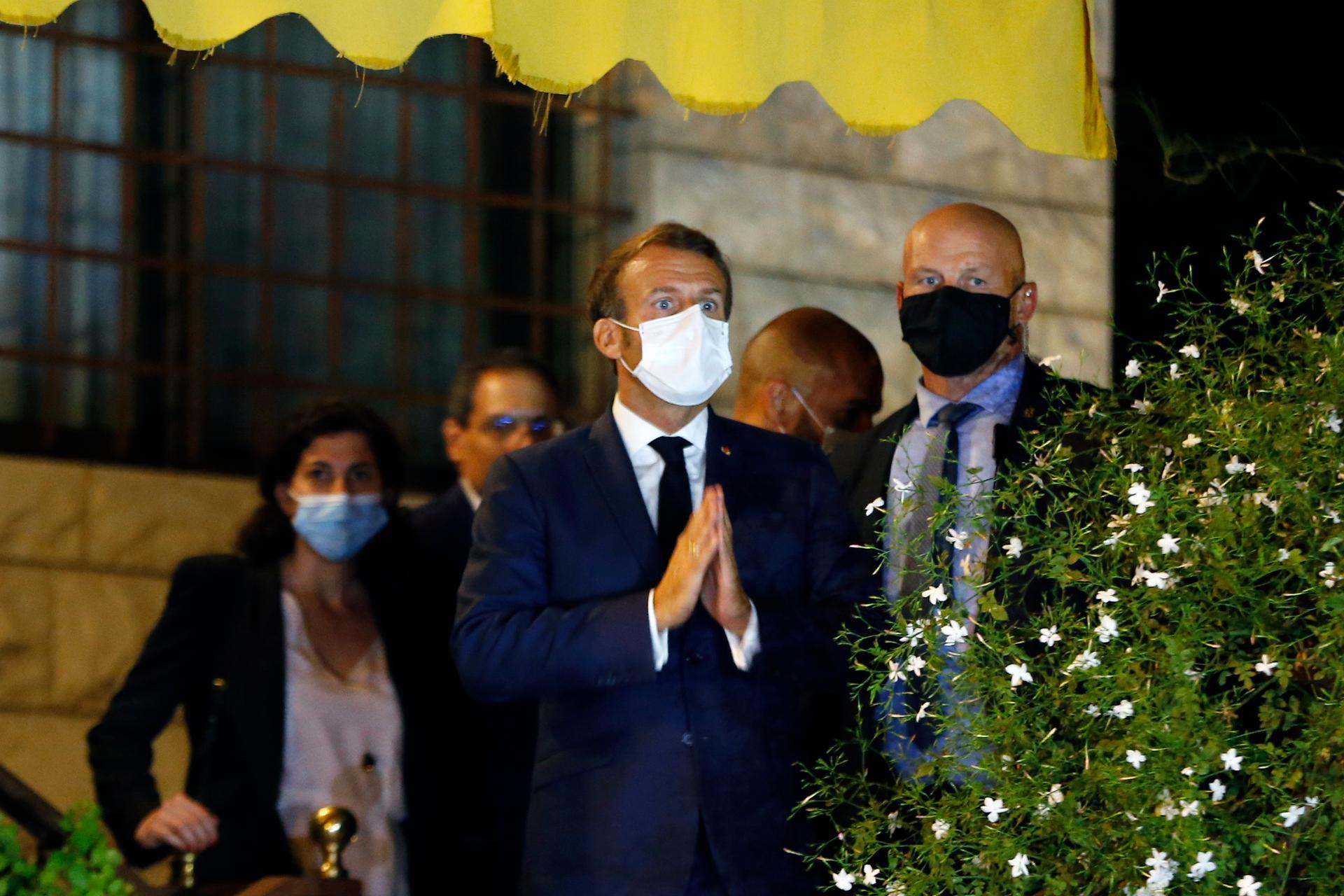 Macron giflé par un homme, la classe politique s'indigne