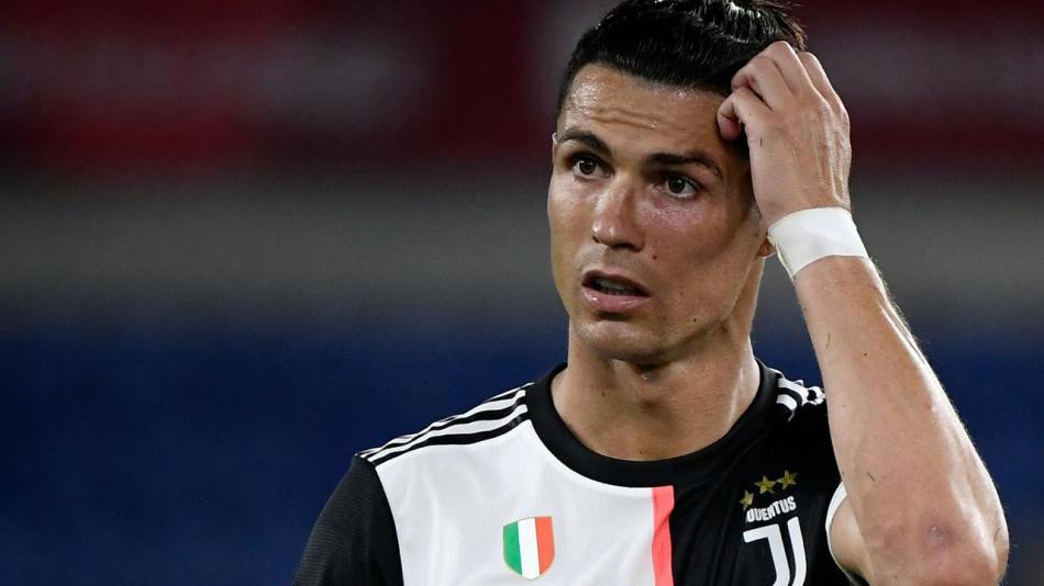 "كورونا" قد يغيّب رونالدو عن مواجهة ميسي