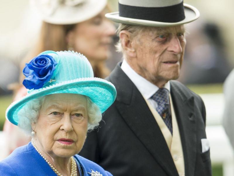 la reine Elizabeth II et son époux vaccinés contre la Covid-19