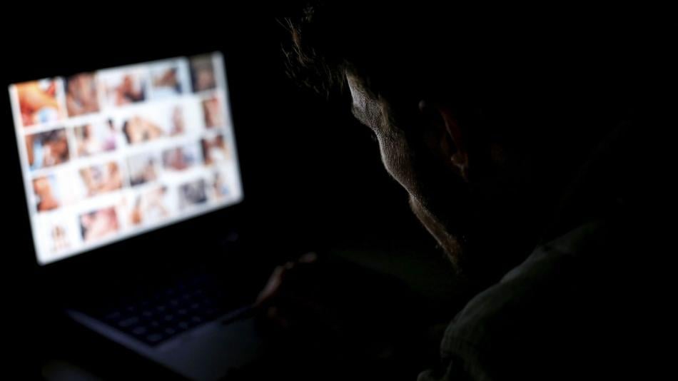 "فتاة تطوان" تغادر السجن.. وحقوقيون يعلنون الحرب على الفصل 490