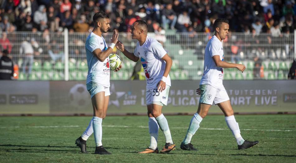 رحلة شاقة في انتظار "الطاس" نحو زامبيا