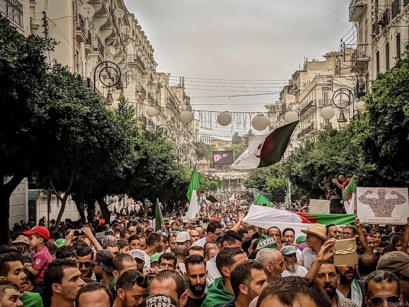 الآلاف يحتجون وسط الجزائر إحياء للذكرى الثانية لانطلاق الحراك