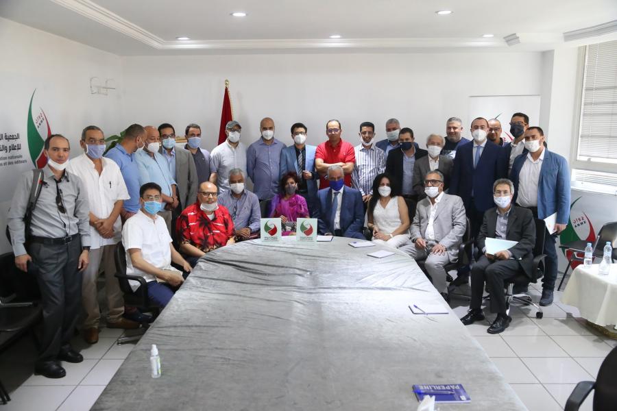 صحافيون مغاربة يدعون الاتحاد الأوروبي للتحرك إزاء “مغامرات” جنرالات الجزائر