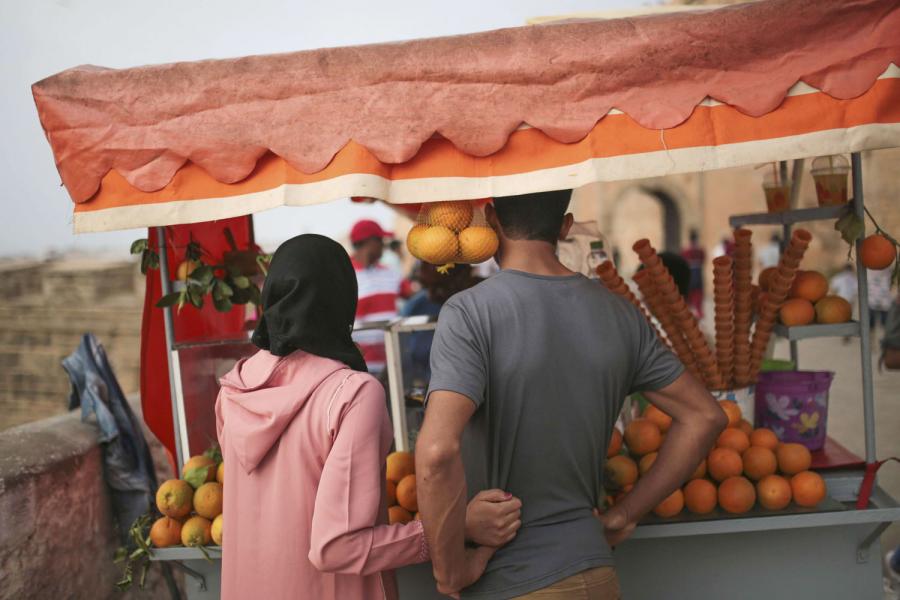 "خارجة على القانون" تطالب الأحزاب بموقف واضح من الفصل 490 