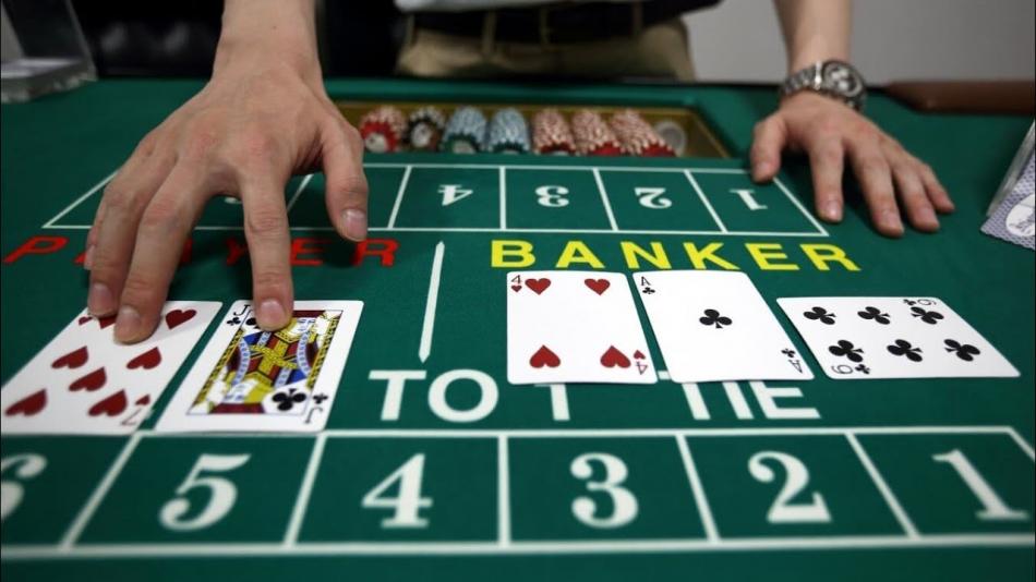مداهمة لفيلا بمراكش.. توقيف 29 أغلبهم أجانب
