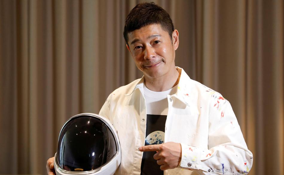 ملياردير ياباني يختار 8 أشخاص لمشاركته رحلة إلى القمر