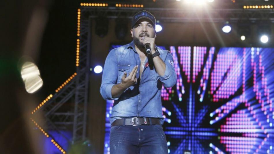 Douzi rend hommage aux femmes