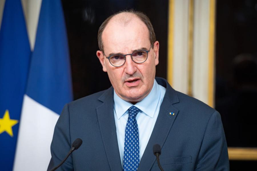 5e vague de la Covid-19: le Premier ministre français annonce de nombreuses mesures 