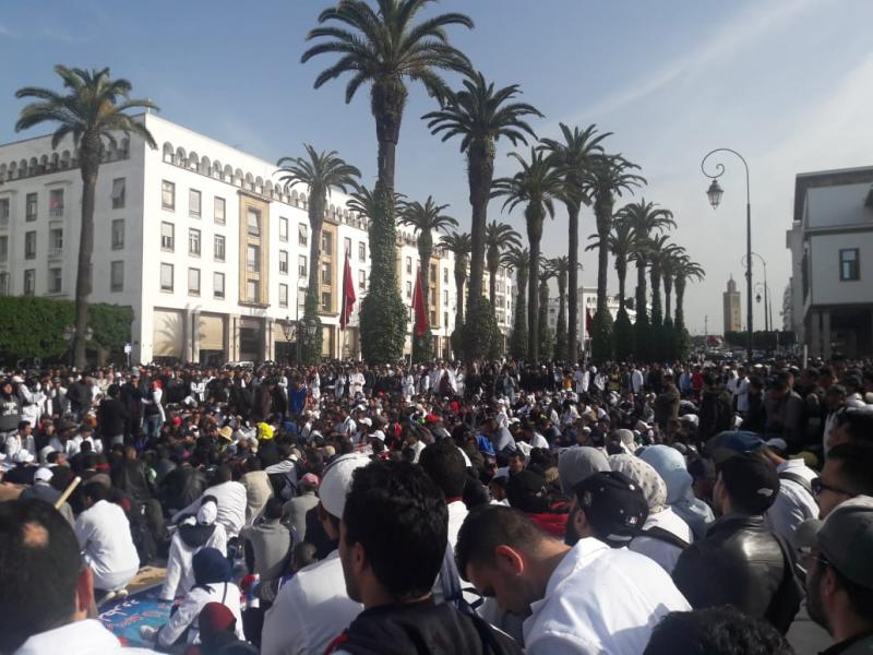 فتح تحقيق لتحديد هوية شخص اعتدى على أساتذة متعاقدين