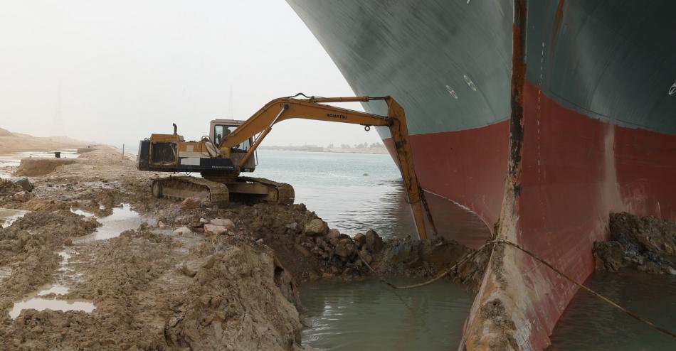 مصر : الطقس ليس مسؤولا عن جنوح السفينة