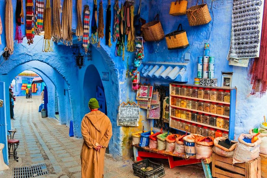 الوزيرة عمور :  السياحة الوطنية خسرت 90 مليار درهم 