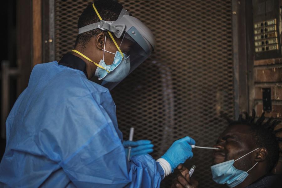 إفريقيا تحتاج 12 مليار دولار للقاحات "كوفيد-19"