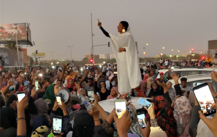 Soudan: des centaines de femmes manifestent à Khartoum