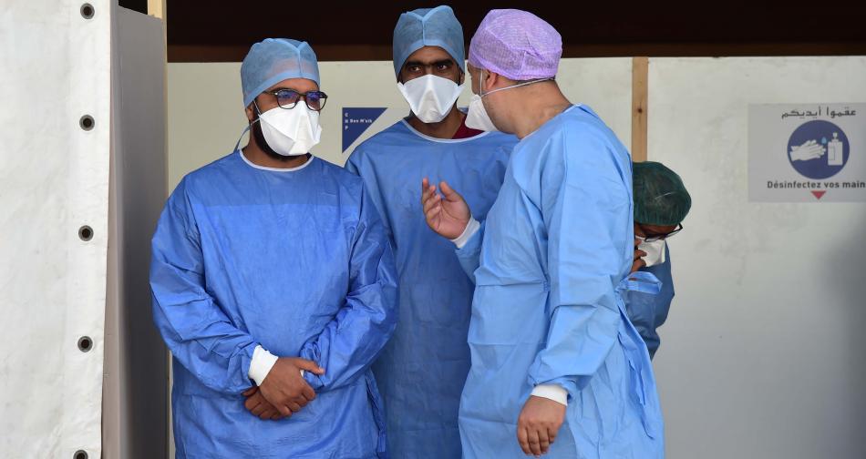 أخنوش : نواجه تحدي إقناع الأطباء بالبقاء في المغرب
