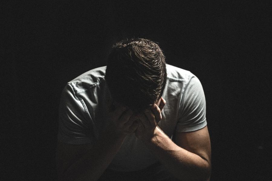 Hommes victimes de violence : 6 points à retenir de l’enquête du HCP