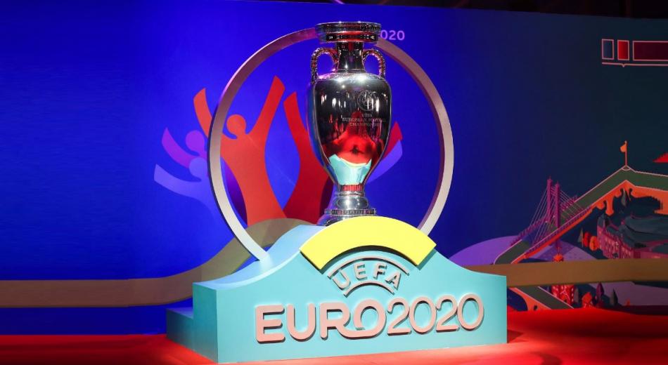 "ويفا" يعتمد روما لاستضافة كأس أوروبا  