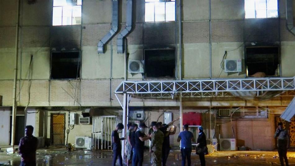 مصرع 58 شخصا في حريق بمستشفى عراقي لمرضى "كورونا"