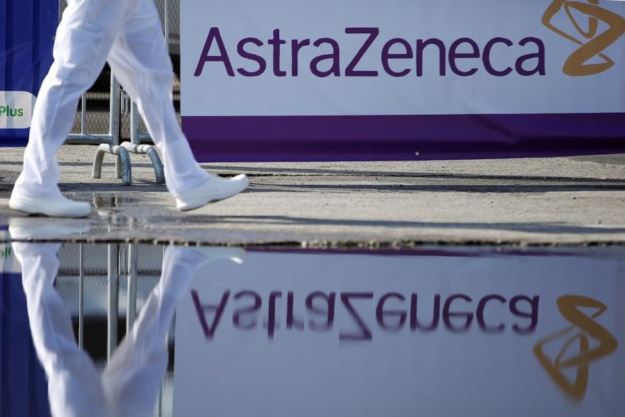Retards de livraison: l'UE lance une action en justice contre AstraZeneca