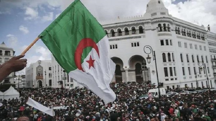 Un collectif de partis dénonce "une réalité de plus en plus intenable" en Algérie