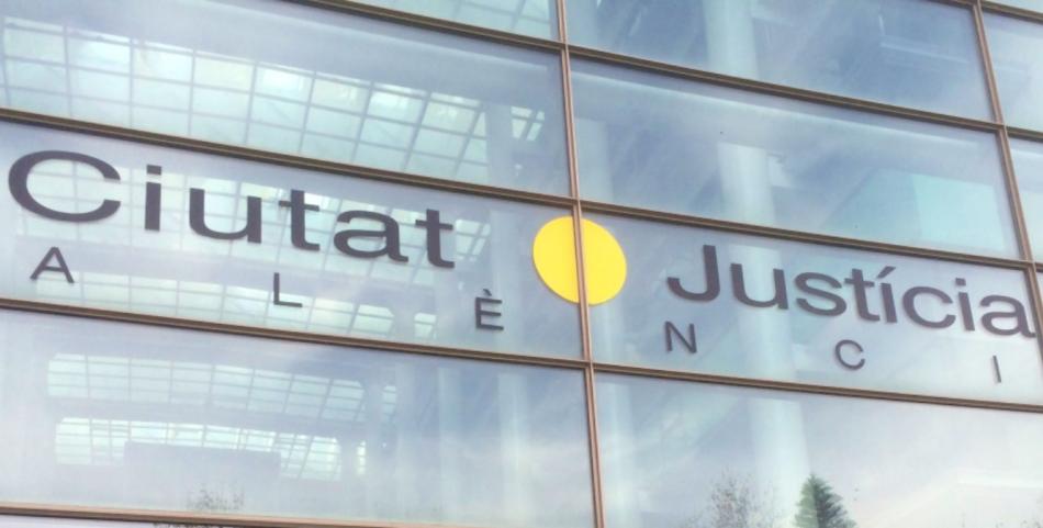 إسبانيا تفتح تحقيقا مع مسؤول مغربي فار من العدالة 