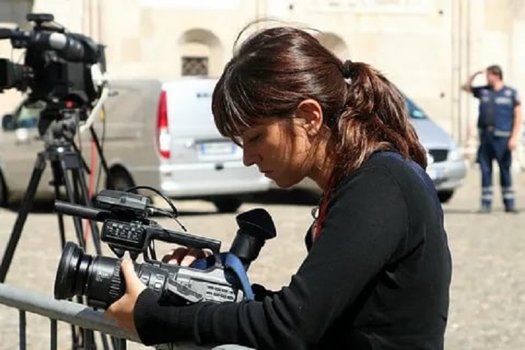 Presse: trois femmes journalistes sur quatre victimes de violences en ligne