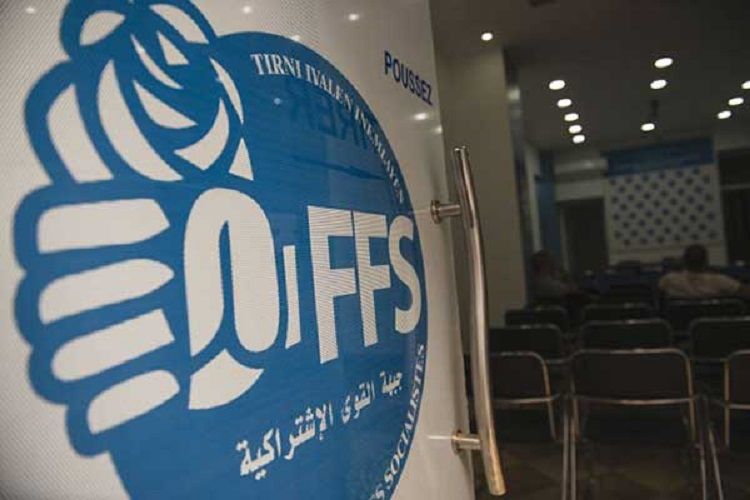 Parti algérien: l'Algérie, un pays "au bord du gouffre"
