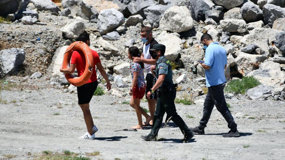 2700 migrants arrivent à Ceuta en une journée