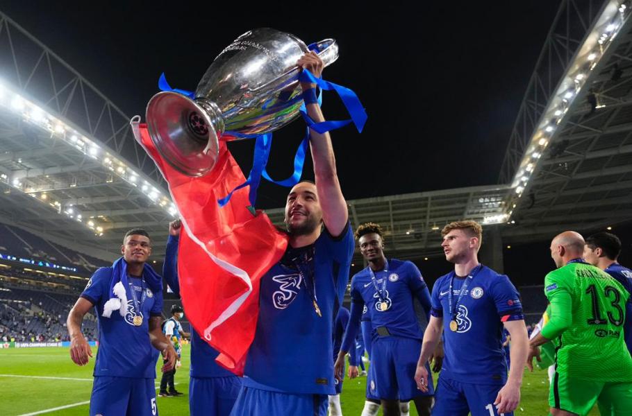 Après avoir touché le fond, Ziyech devient champion d'Europe 