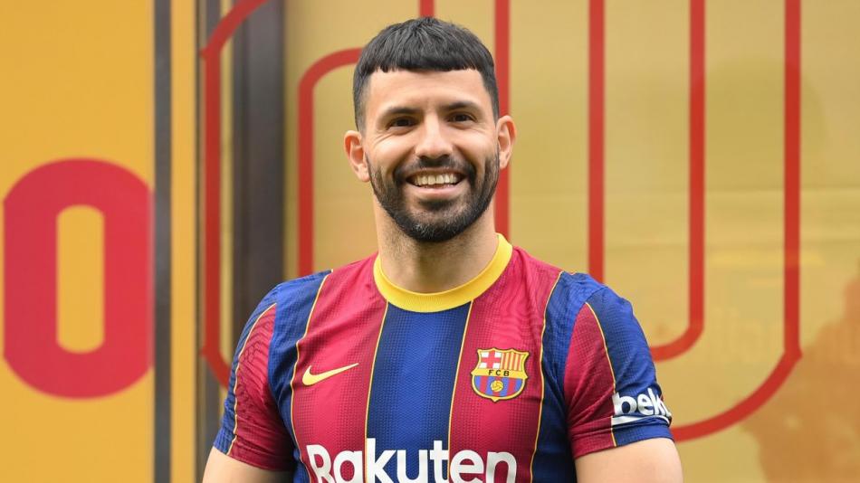 أغويرو يتمنى اللعب مع ميسي ببرشلونة