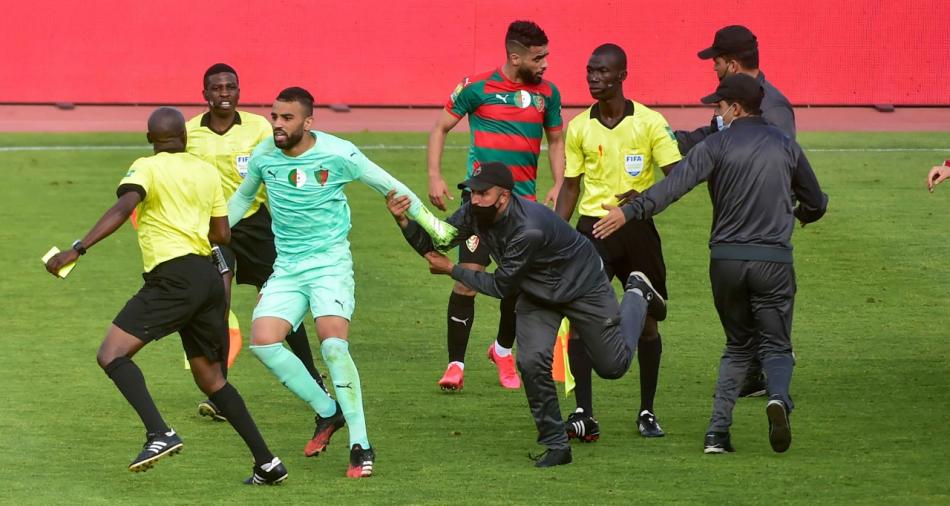 أبطال إفريقيا.. "كاف" يعاقب مولودية الجزائر 