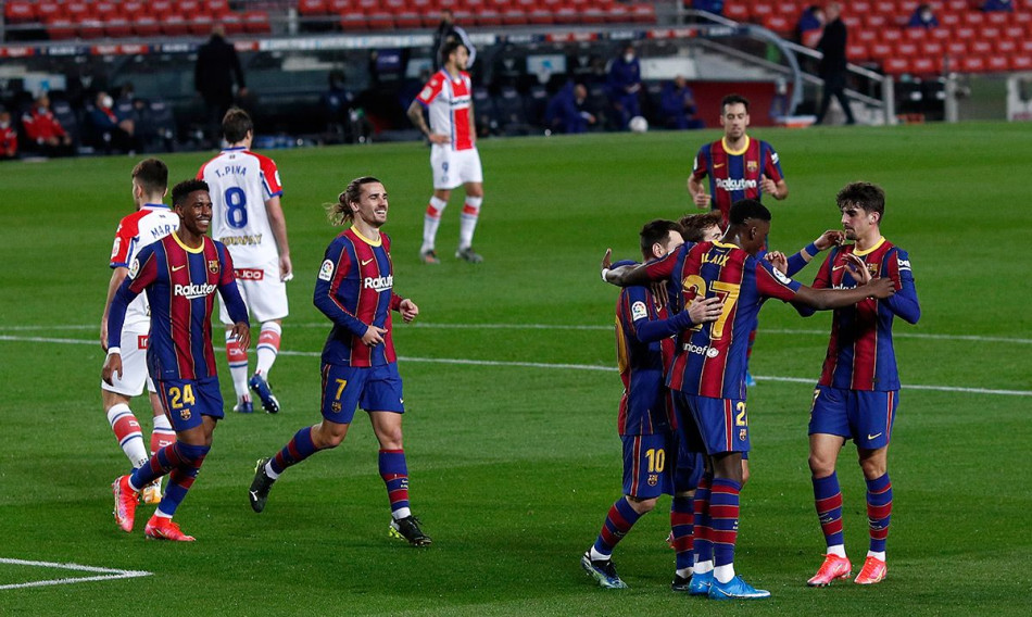 برشلونة يعلن رحيل مهاجمه