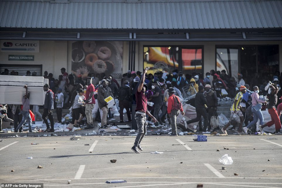 Afrique du Sud: 32 morts, les pillages toujours en cours 