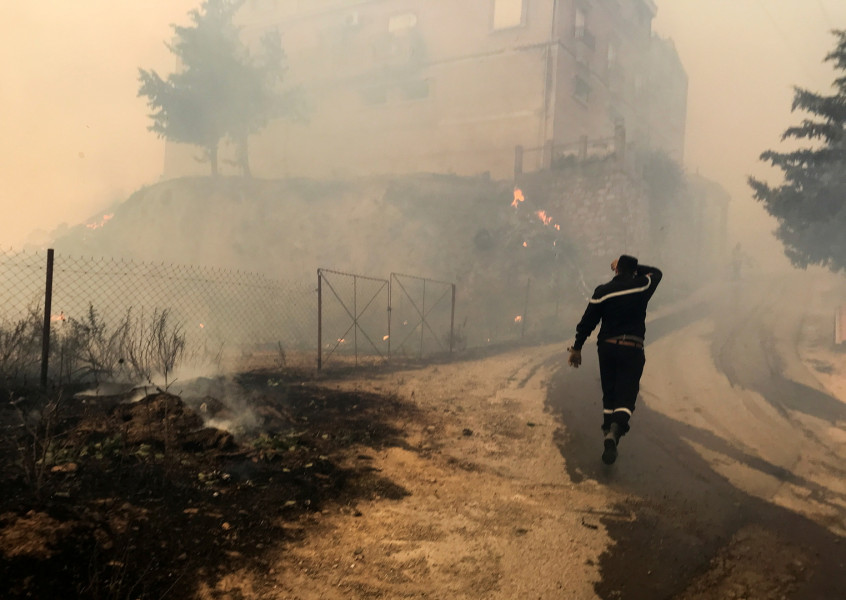 الجزائر ..  مصرع شخصين في حريق غابة 