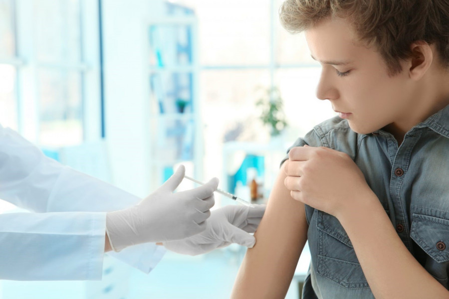  Vaccination des 12-17: un plan national sera décliné au niveau des régions 