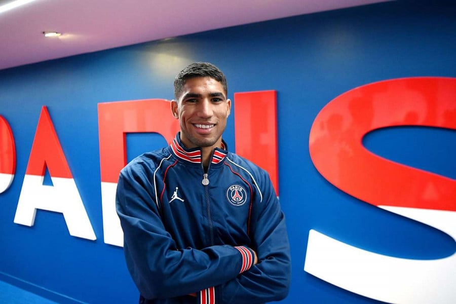 Le PSG célèbre l'anniversaire de Hakimi 