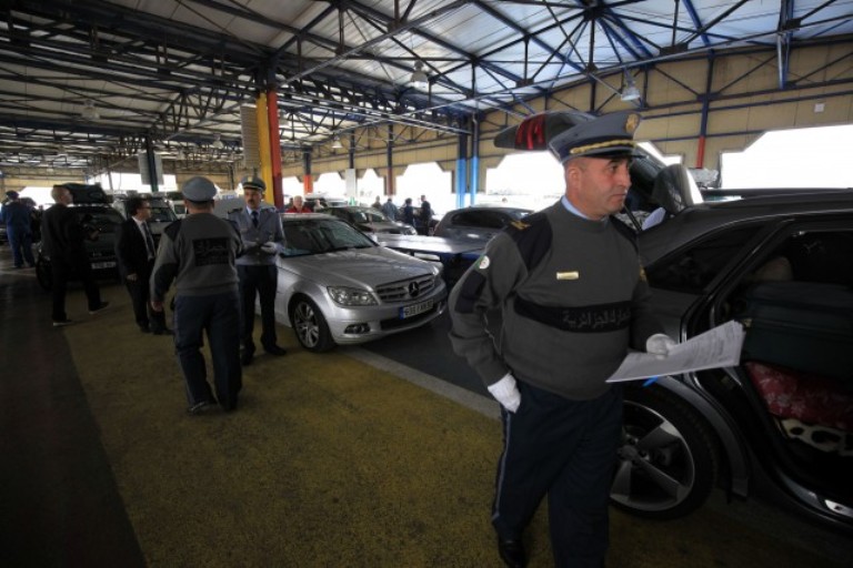 الجزائر: تفكيك شبكة دولية لتهريب السيارات المسروقة في أوروبا