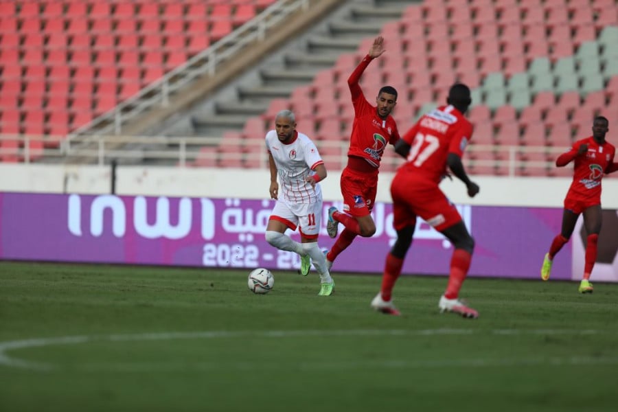 التعادل يحسم مواجهة الفتح والحسنية  