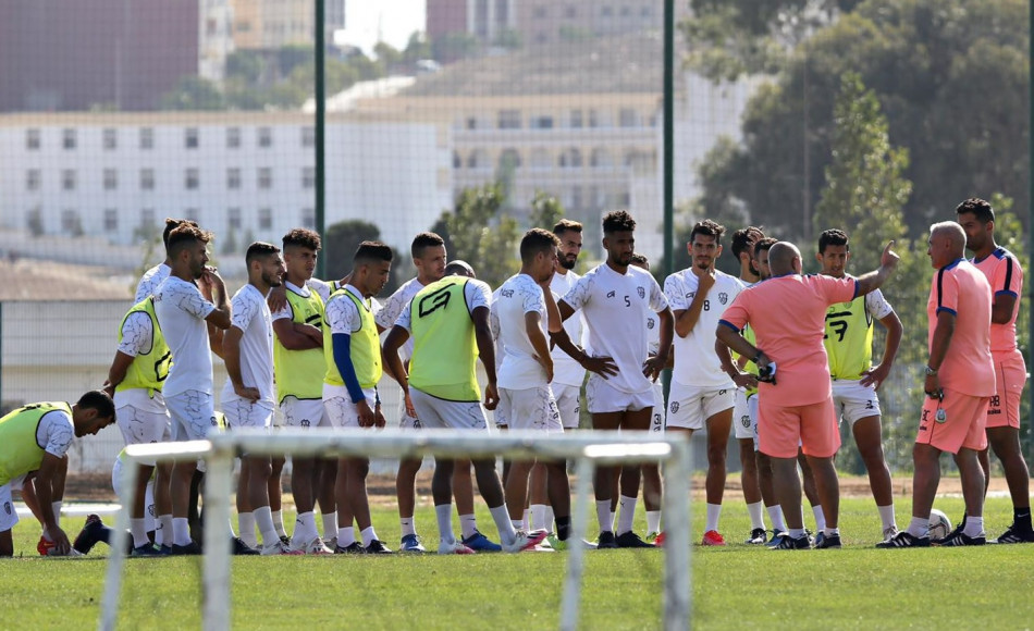 اتحاد طنجة .. اللجنة المؤقتة تجتمع باللاعبين 