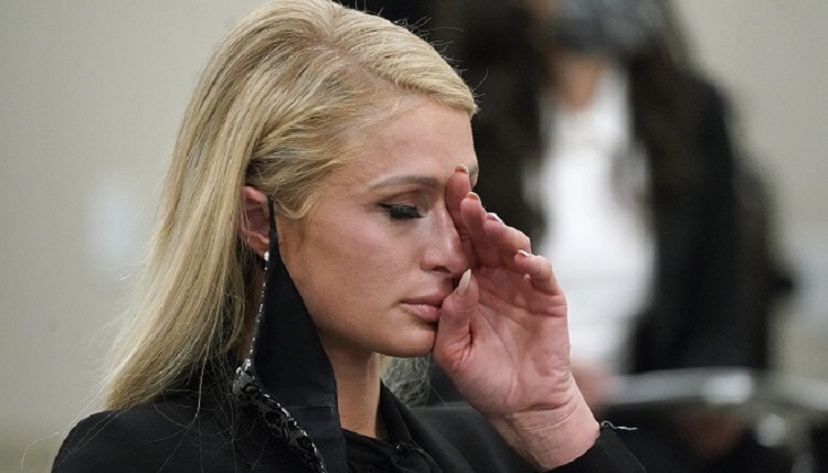 Paris Hilton brise le silence