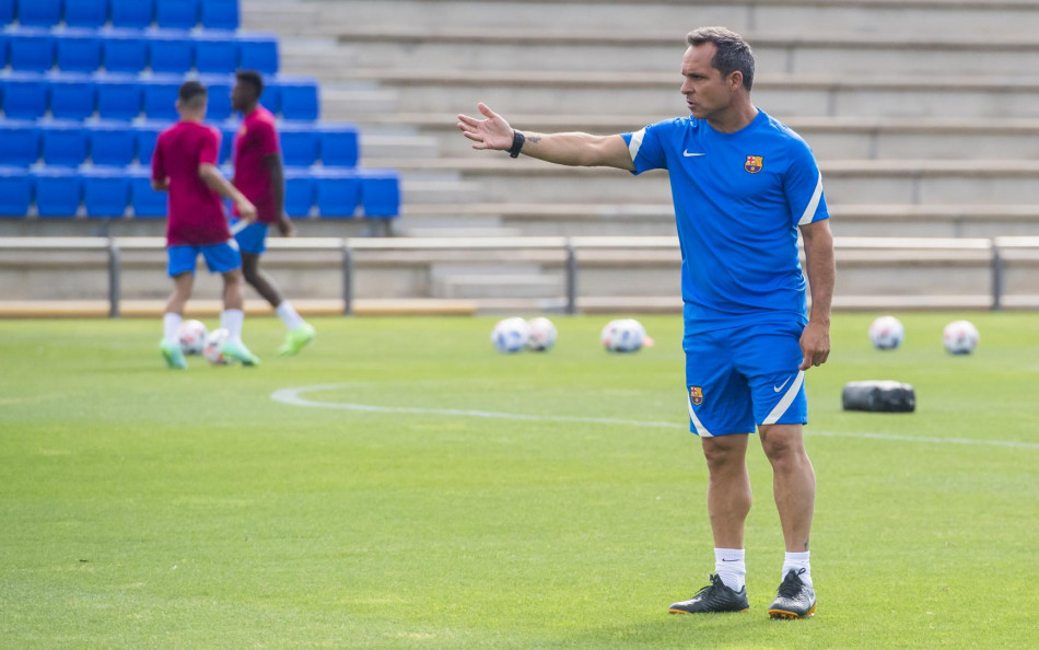 برشلونة يعلن عن خليفة كومان 