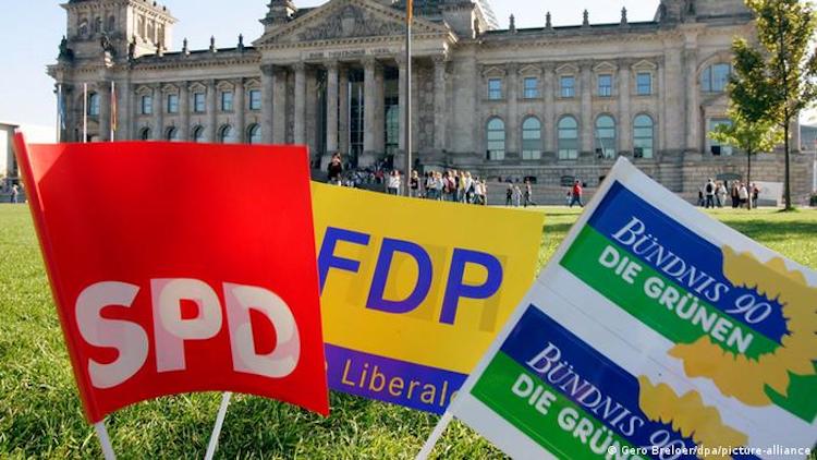 L'Allemagne ouvre l'après-Merkel avec un gouvernement inédit 