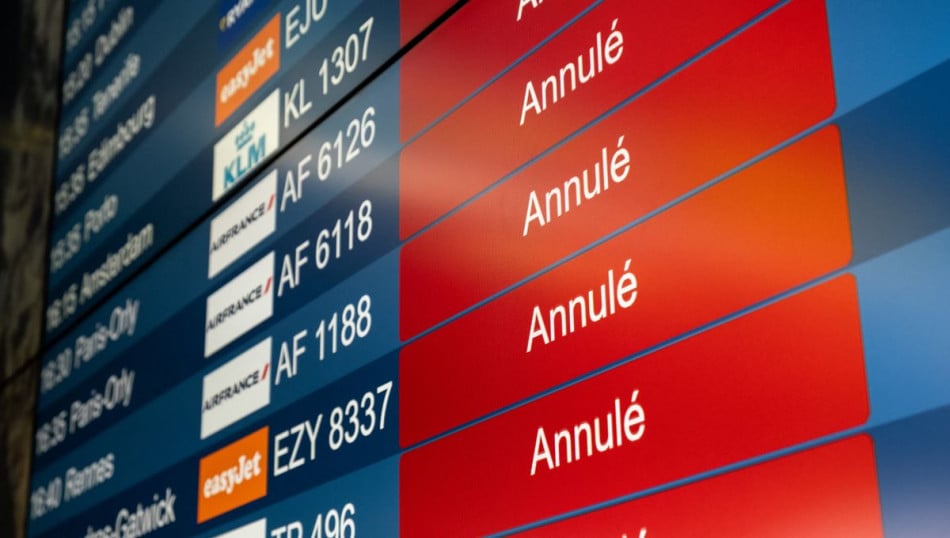 Omicron: plus de 5.600 vols annulés dans le monde le week-end de Noël