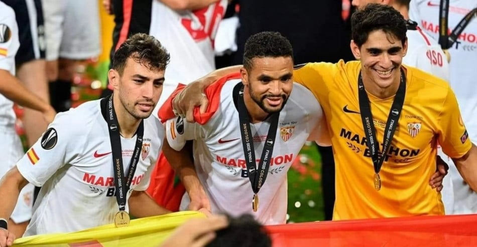  إشبيلية يعود بفوز مهم من فالنسيا 