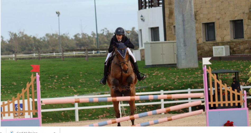 Championnat du Maroc de saut d’obstacles (cadets): la cavalière Maria Mernissi remporte le titre