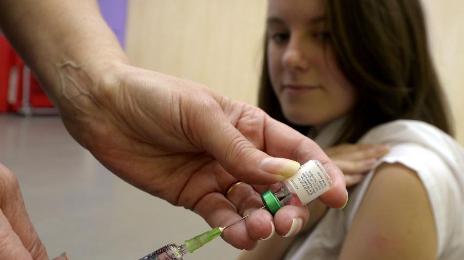 Vaccin Covid: le délai de rappel réduit à 3 mois dès mardi