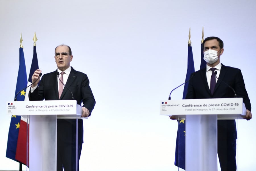 Omicron: les principaux points de la conférence de presse de Castex et Véran