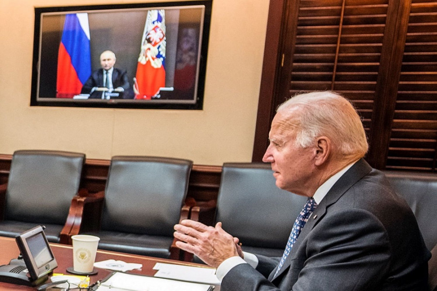 Biden proposera à Poutine une "voie diplomatique" sur l'Ukraine lors d'un appel jeudi