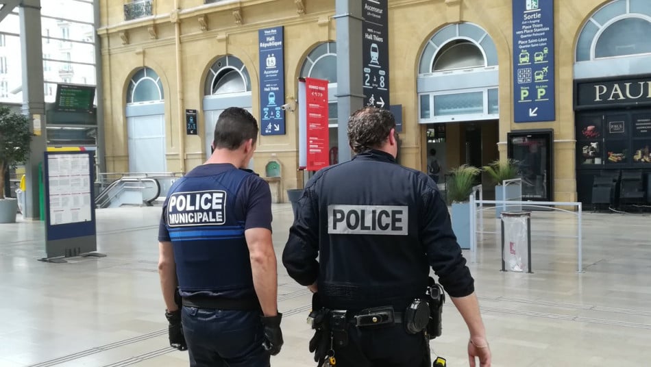 France: un homme reconnaît avoir poignardé sa compagne
