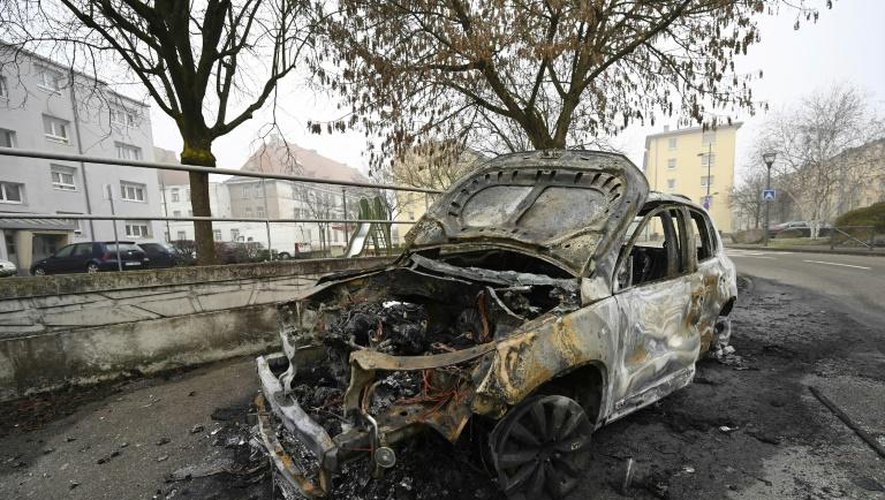 France: 874 véhicules incendiés et 441 interpellations durant la nuit du 31 décembre