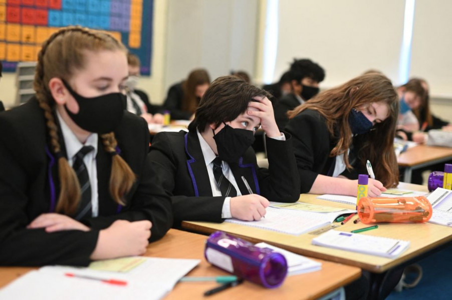 Angleterre/Covid: retour du masque obligatoire dans l'enseignement secondaire